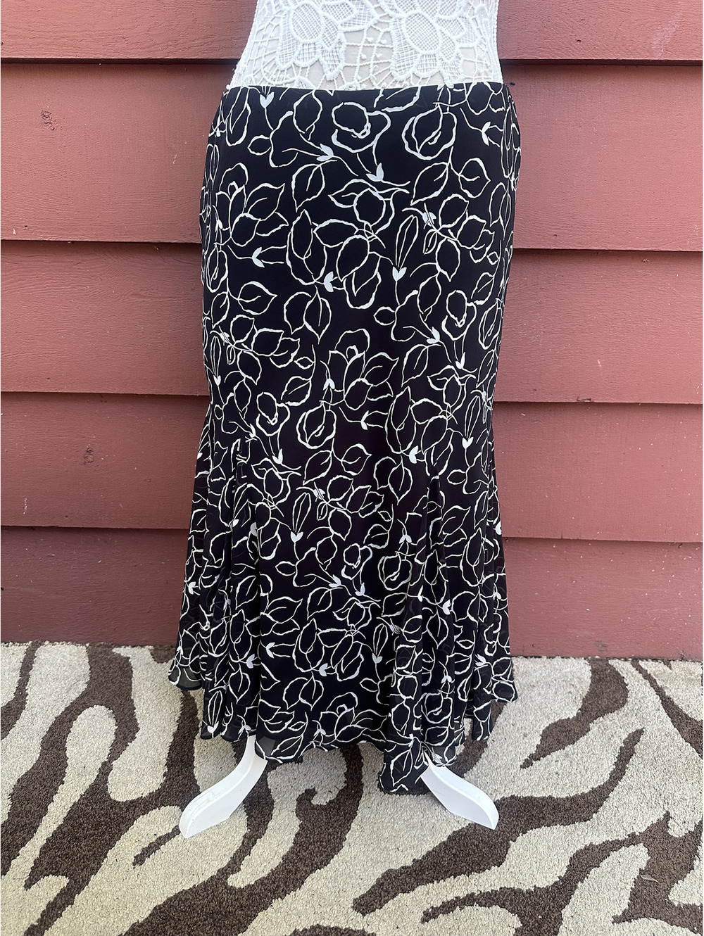 Chaps Black and White Floral Flared Midi Skirt Vintage Inspired Classic